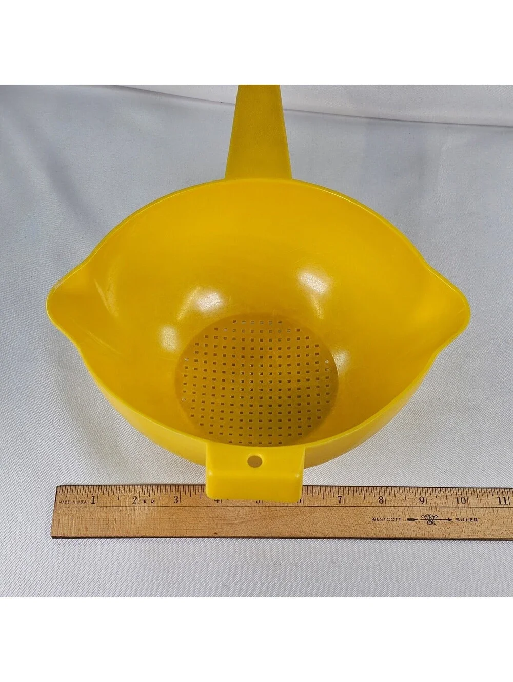 Vintage Tupperware Yellow Colander Strainer Long Handle 13.5 Inch 152-4 Retro